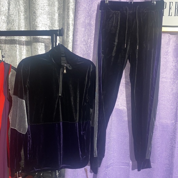 Stylish 2pc Velvet Set - Picture 6 of 7